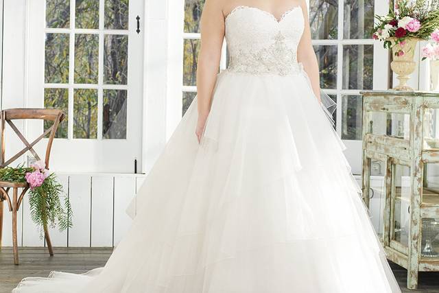 The Curvy Bride Boutique - Dress & Attire - Tulsa, OK - WeddingWire