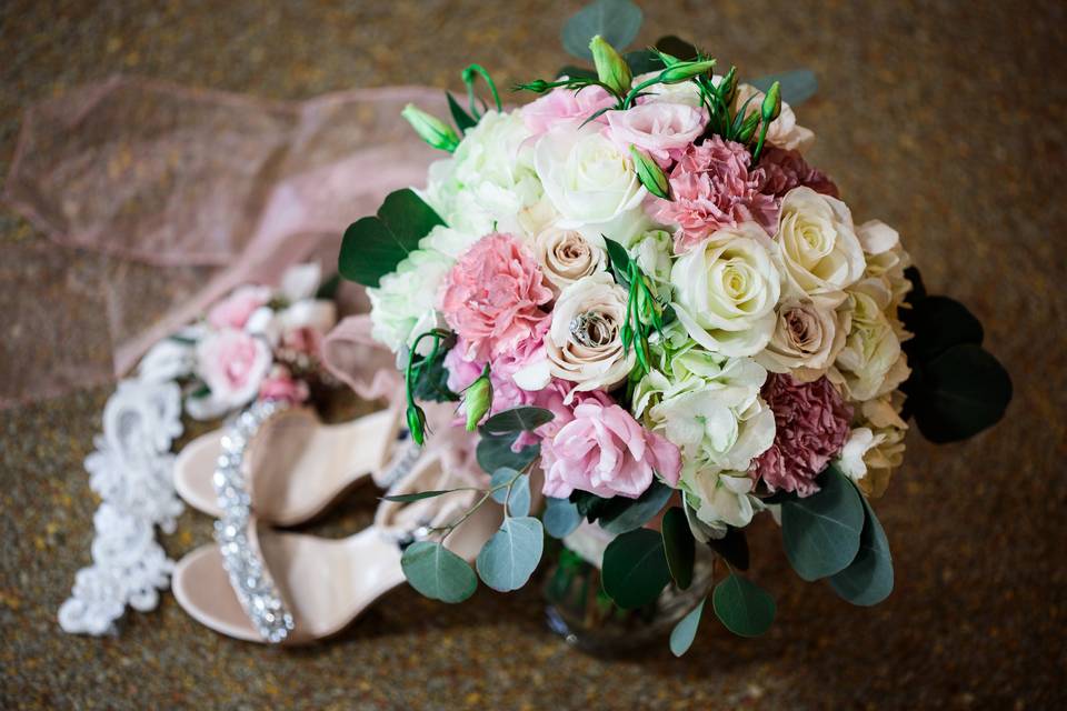 Details on the bouquet!