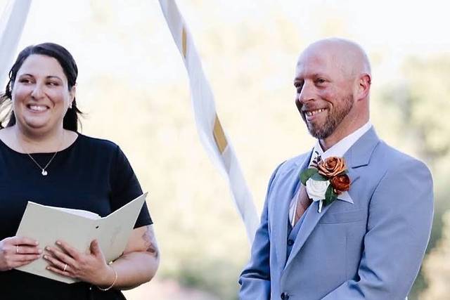 Andrea officiant