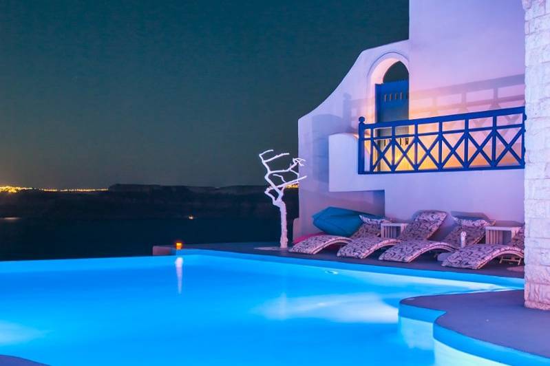 Astarte Suites Hotel in Santorini island, Greece
Website: www.astartesuites.gr