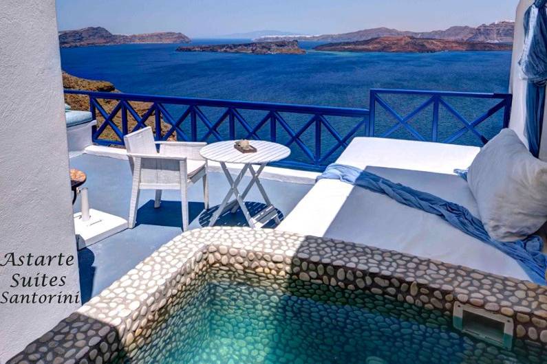 Astarte Suites Hotel in Santorini island, Greece
Website: www.astartesuites.gr