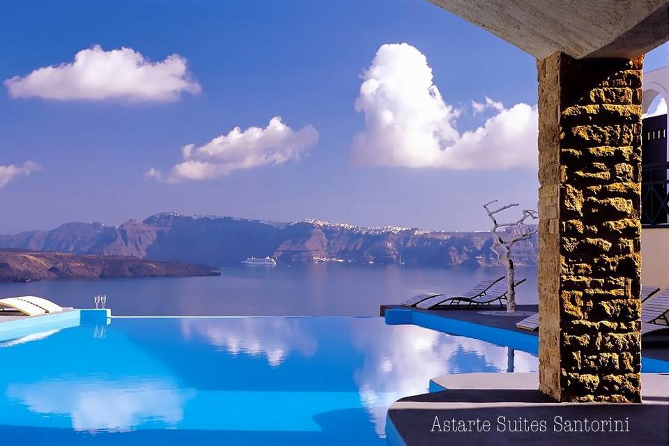 Astarte Suites Hotel in Santorini island, Greece
Website: www.astartesuites.gr