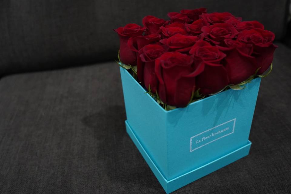 Luxury boxed roses