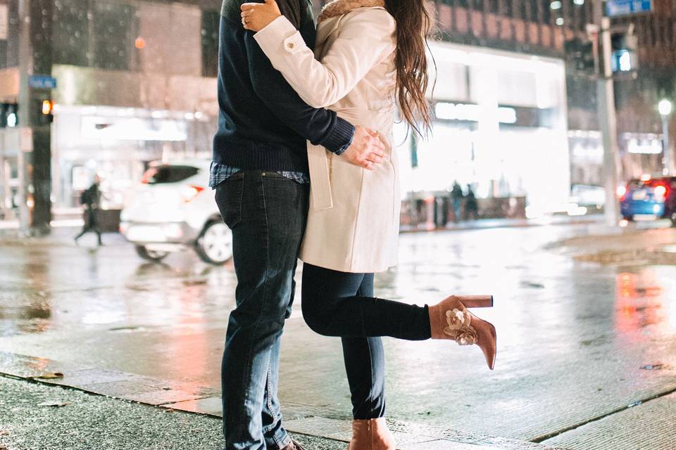 Downtown Pittsburgh night time snowy engagement session