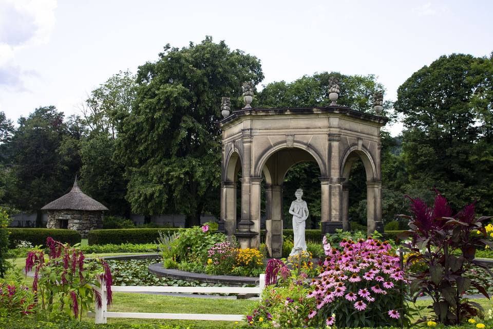 The center of the garden