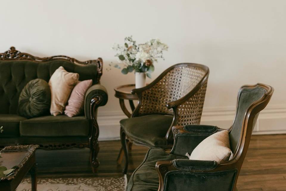Pretty Little Vintage Co.