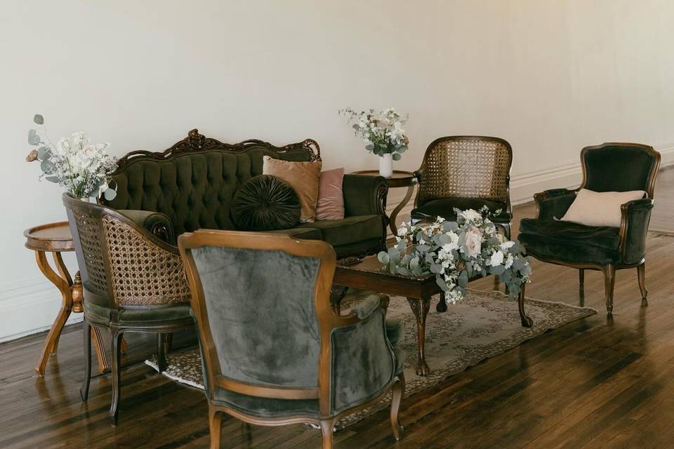 Pretty Little Vintage Co.