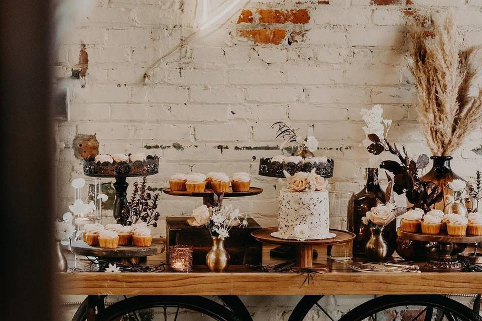 Pretty Little Vintage Co.