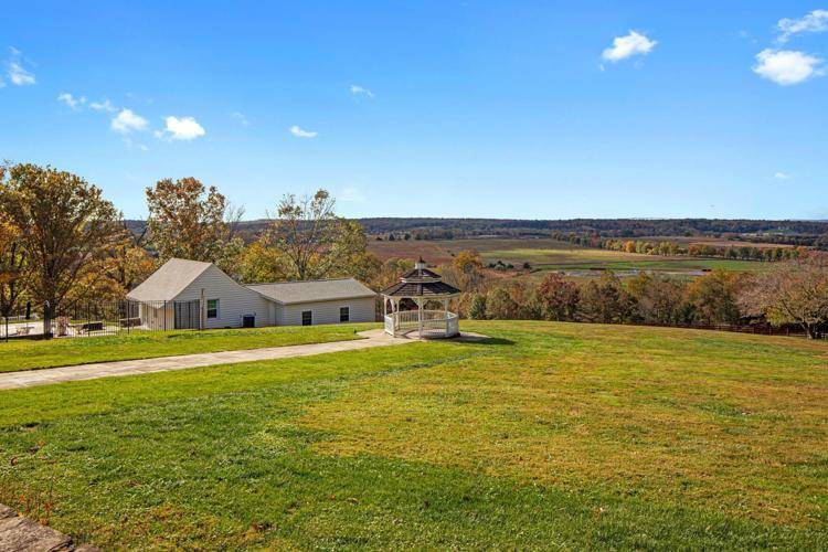 100 Acre Wine Country Views