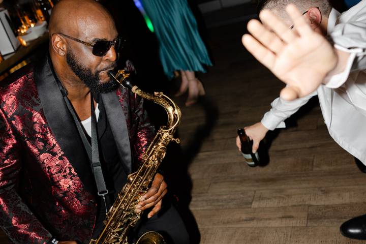 Reception sax