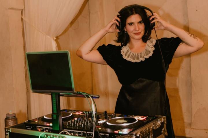 DJ Ryan looking gorgeous