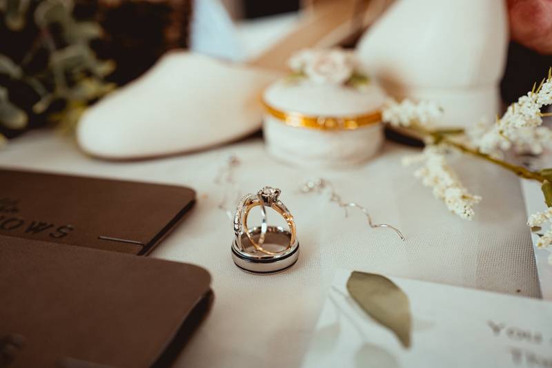 Couple's rings with details