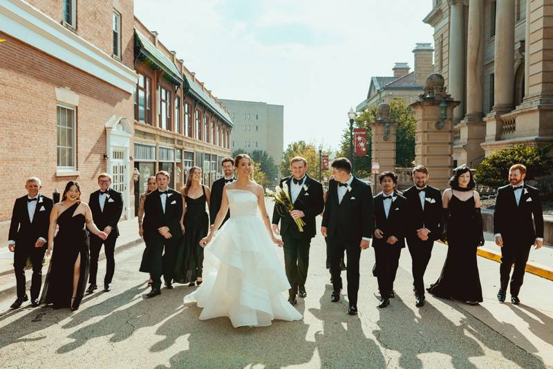 Wedding Party City Vibe