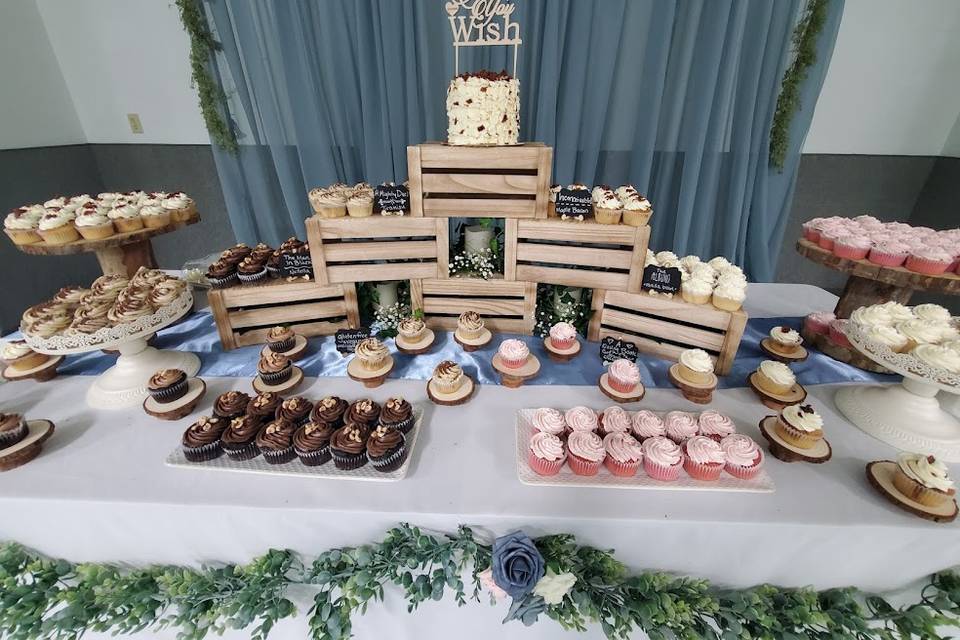 Wedding cupcake display