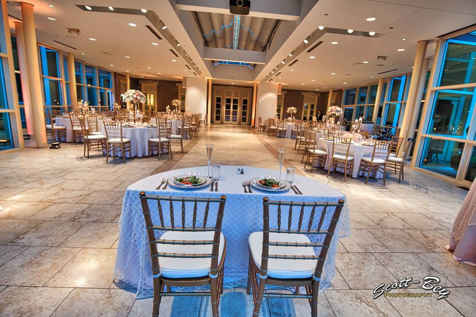 Sweetheart's table and reception area
