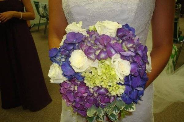 Bridal Bouquet of Hydrangas and Roses