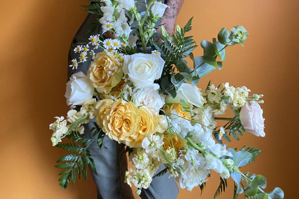 White & yellow bridal bouquet