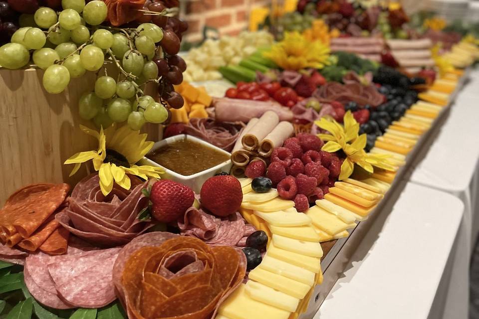 Cake Cutting Table
