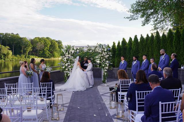 Swan club deals roslyn wedding prices