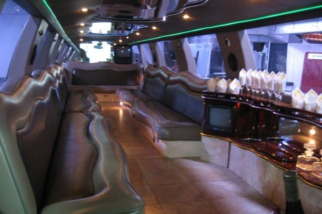 Classic Thunder Limousine