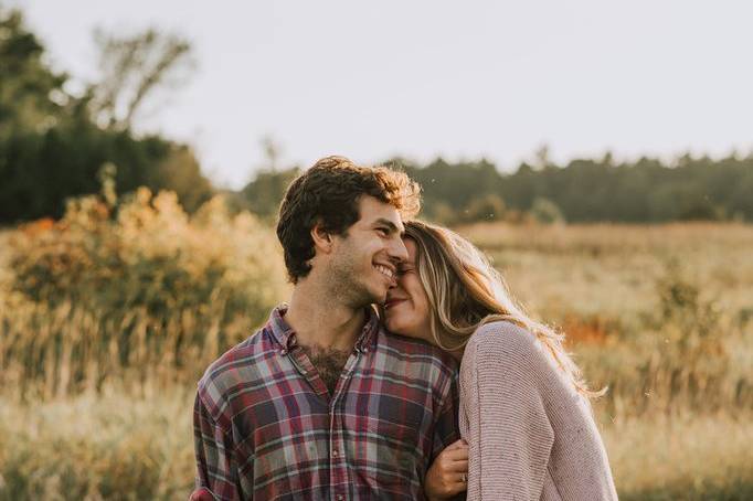 Engagement shoot in nature