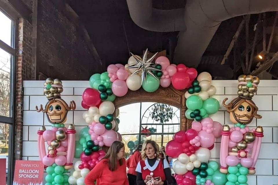 Christmas balloon garland