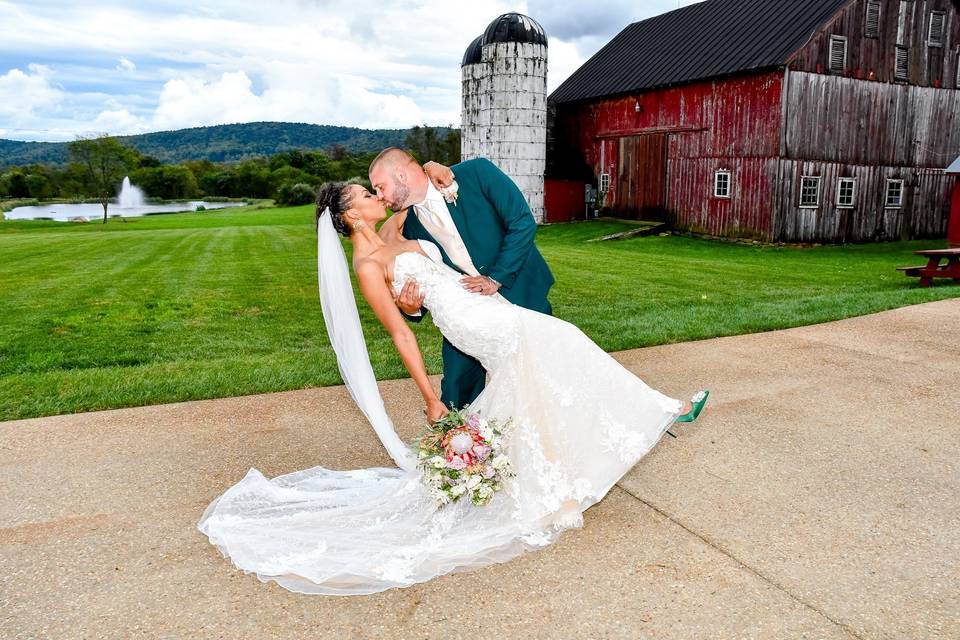 Gorgeous fountain backdrop!