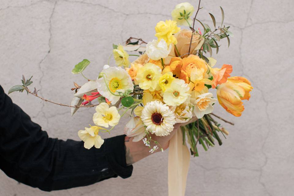 Chromatic bridal bouquet