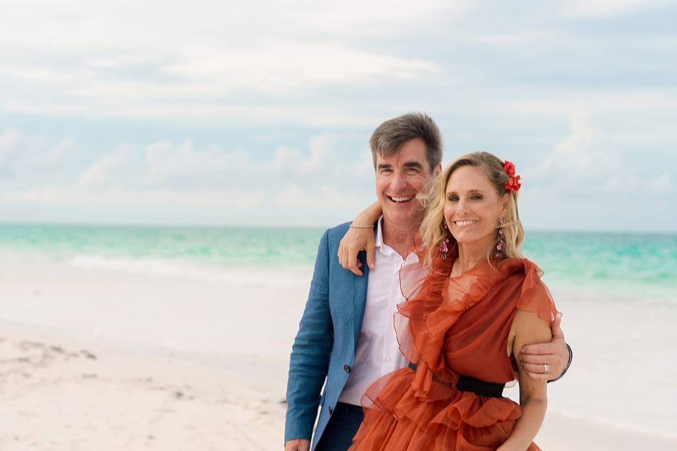 Beach wedding, Bahamas