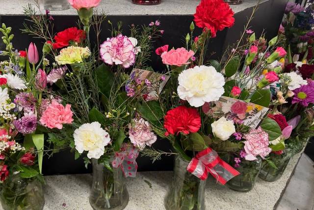 KRISTINA'S FLOWERS LLC.