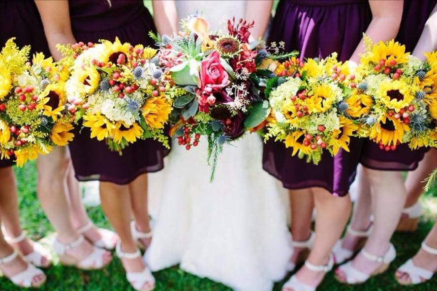 Matching bouquets