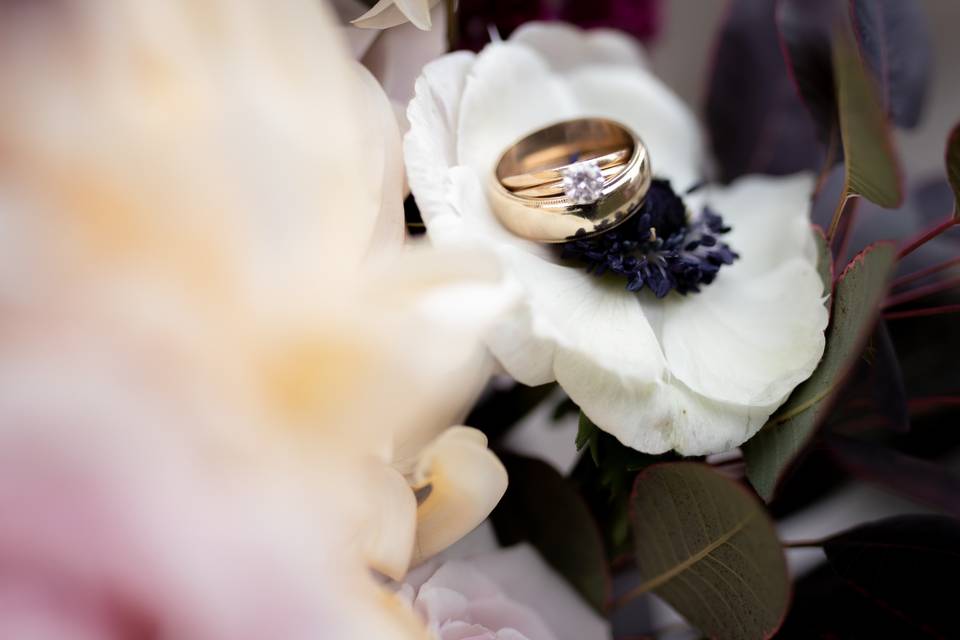 Ring & bouquet detail