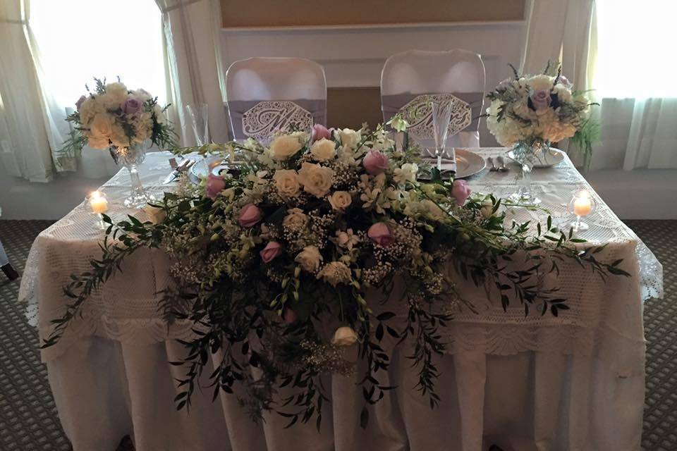 Head table arrangement