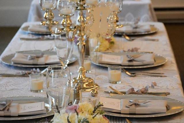 Head table arrangement