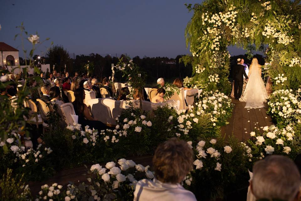 Luxury wedding aisle and arch