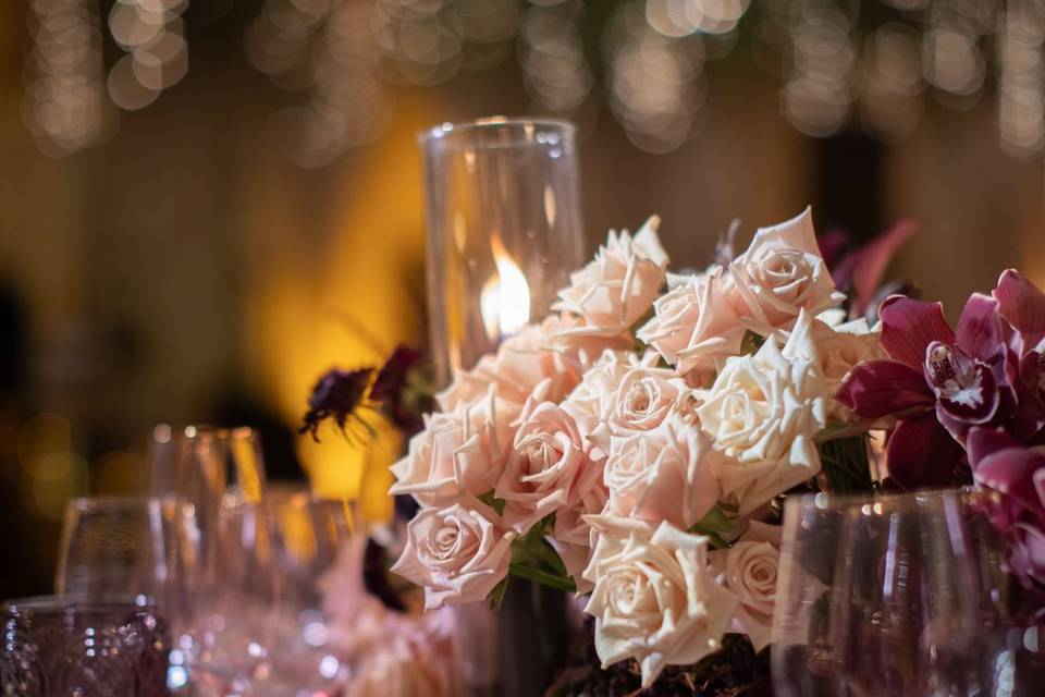 Luxury floral table decor