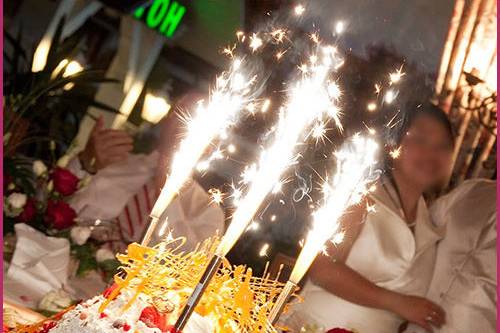 Wedding cake sparklers
