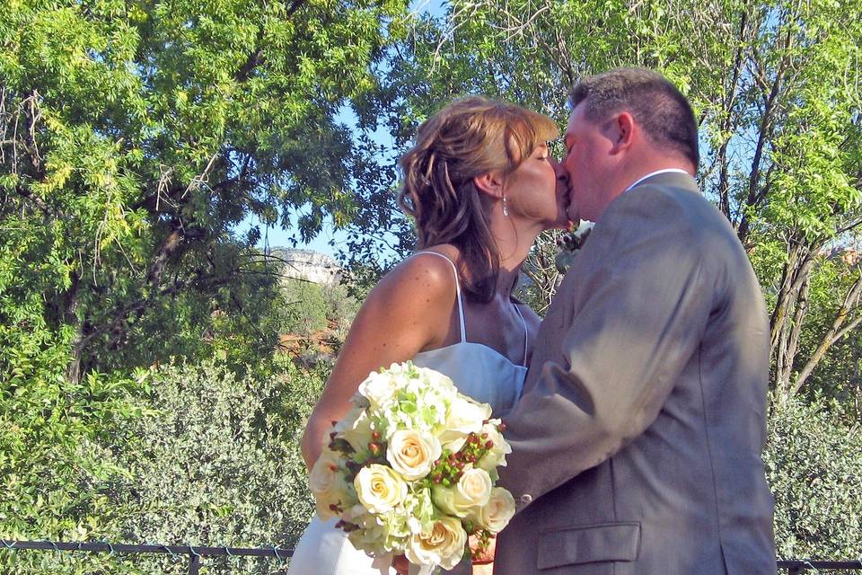 Intimate Sedona Weddings