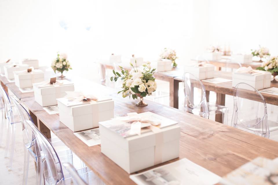 Table with giveaways | Photo: Ashleigh Bing Photography