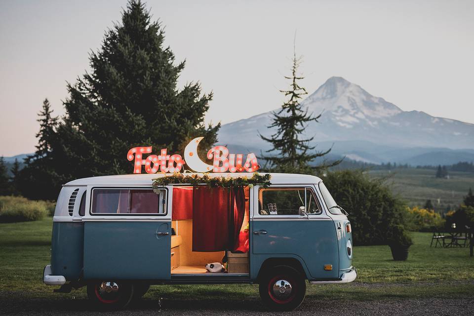 The Fotobus Co.