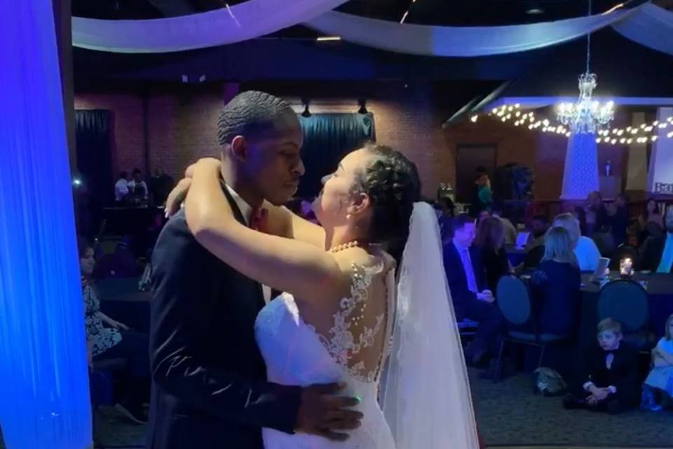 The couple's first dance