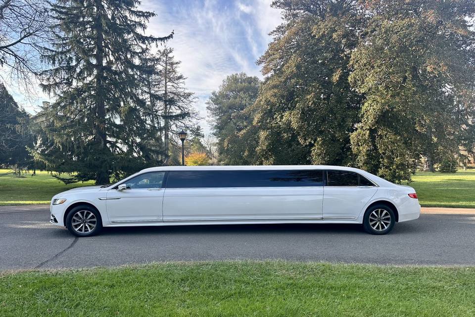 Lincoln Stretch Limo