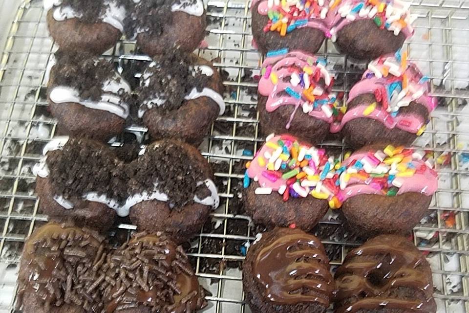 Chocolate cake mini doughnuts