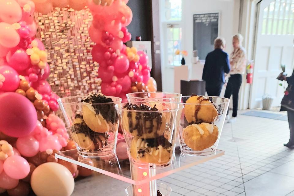 Doughnut display 4 tier