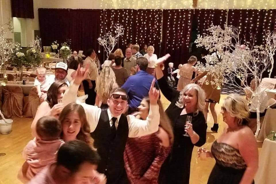 Everybody to the dance floor!