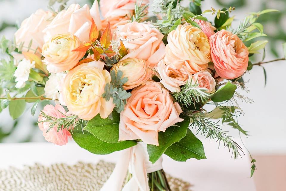 Romantic peach bridal bouquet