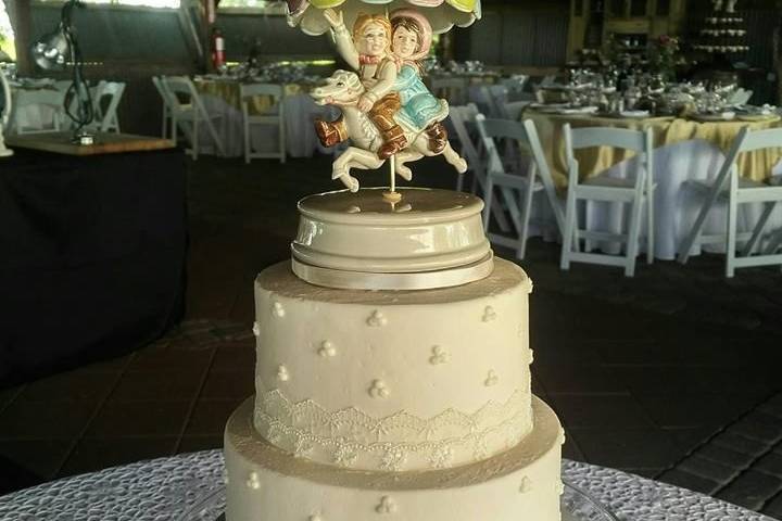 Vintage wedding cake