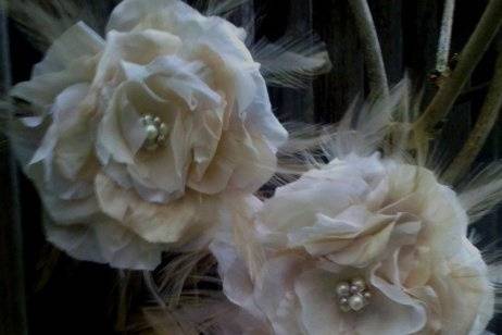 Bridesmaids hair clips by Ellen Marie