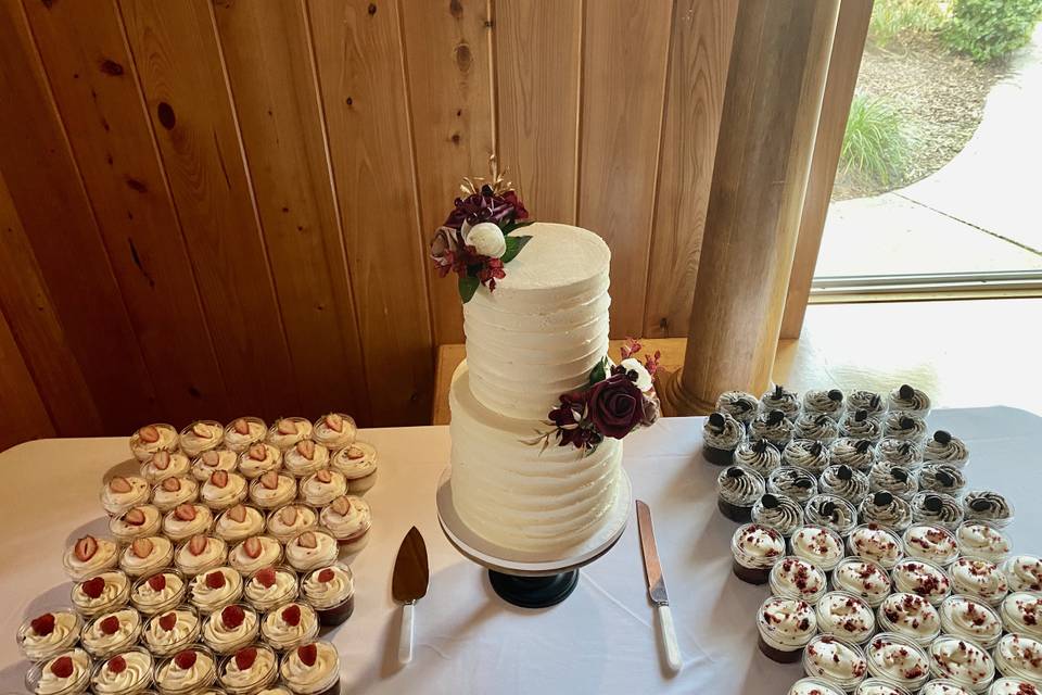 Vintage heart cake