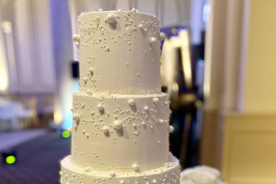 Cascading pearl cake